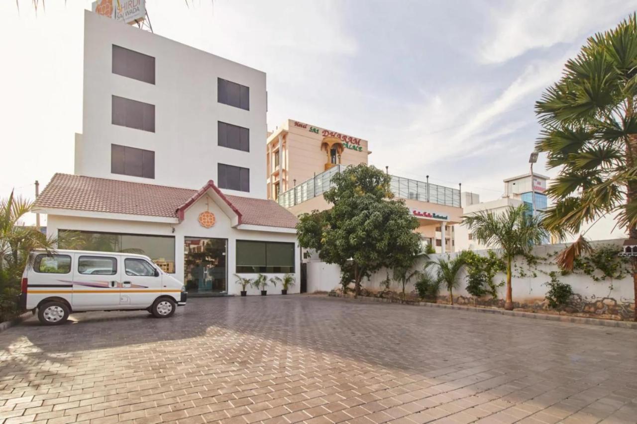 Hotel Shirdi Sai Wada Buitenkant foto