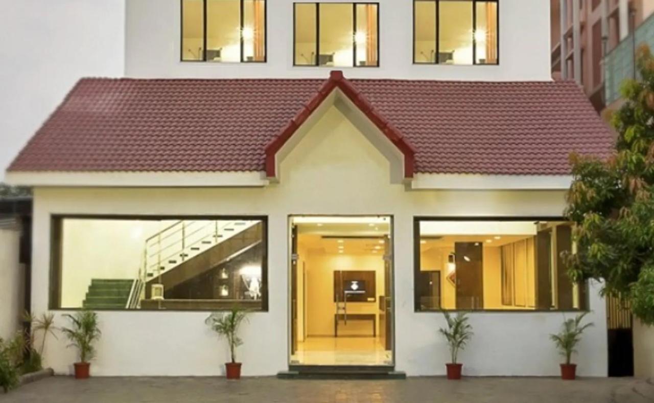 Hotel Shirdi Sai Wada Buitenkant foto