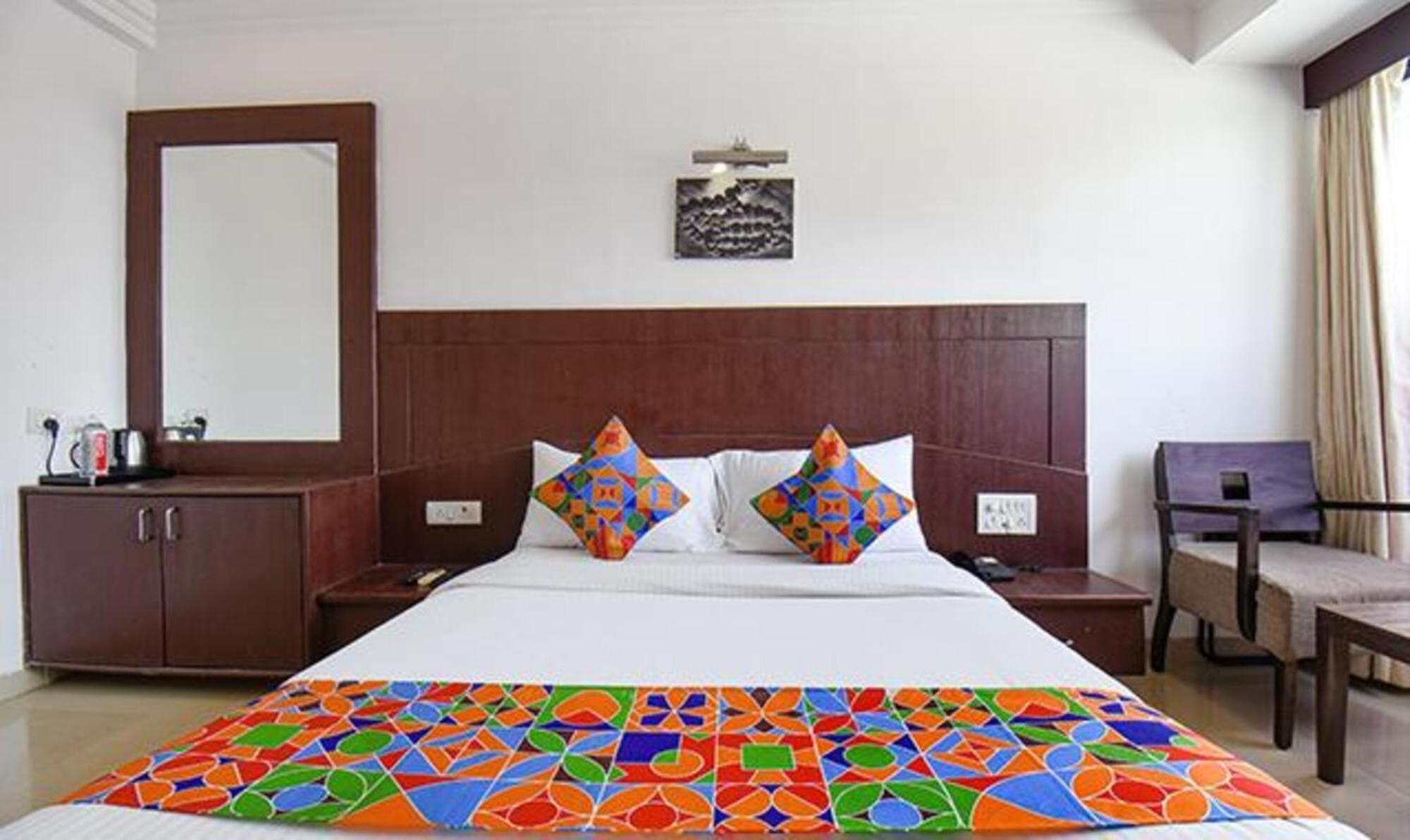 Hotel Shirdi Sai Wada Buitenkant foto