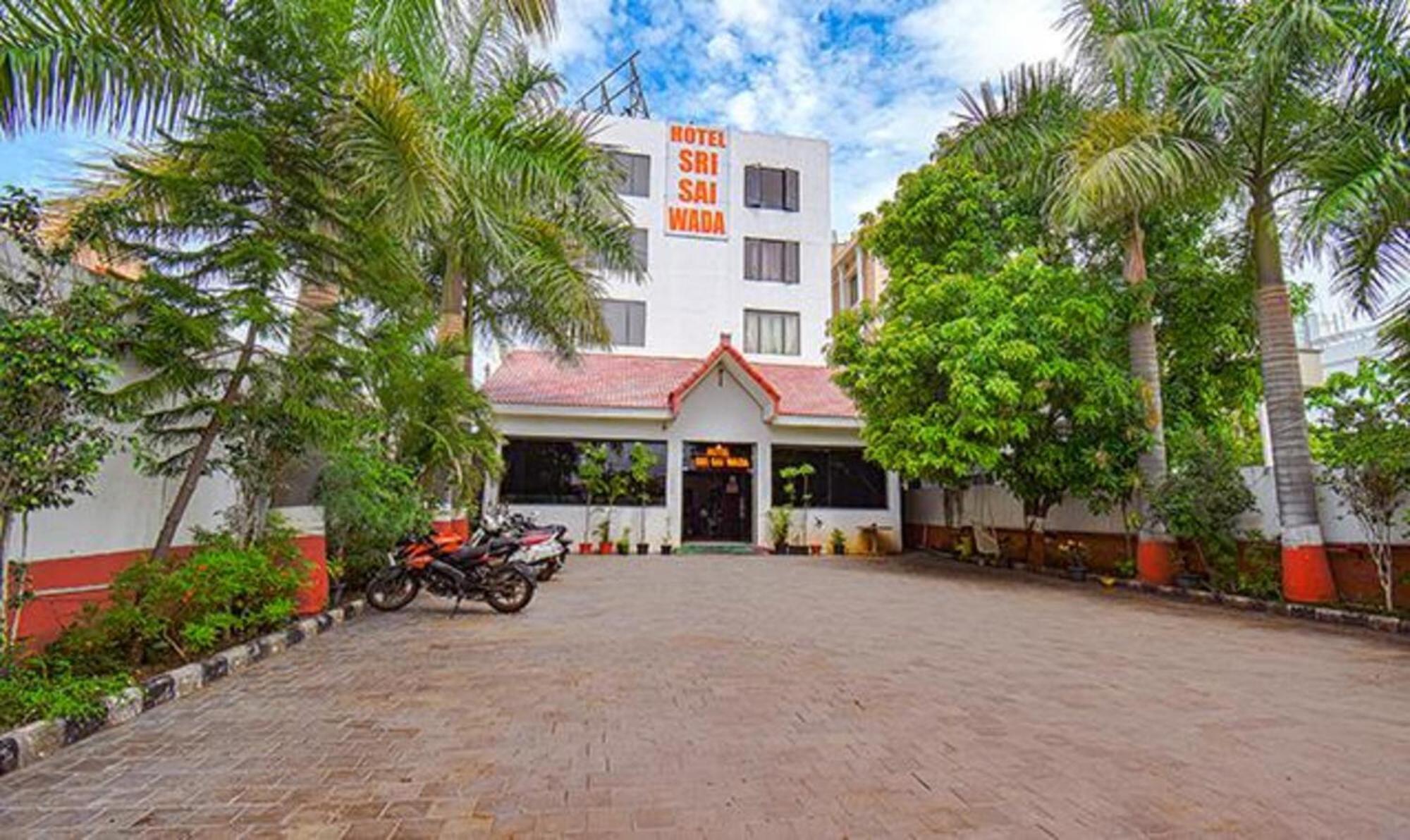 Hotel Shirdi Sai Wada Buitenkant foto