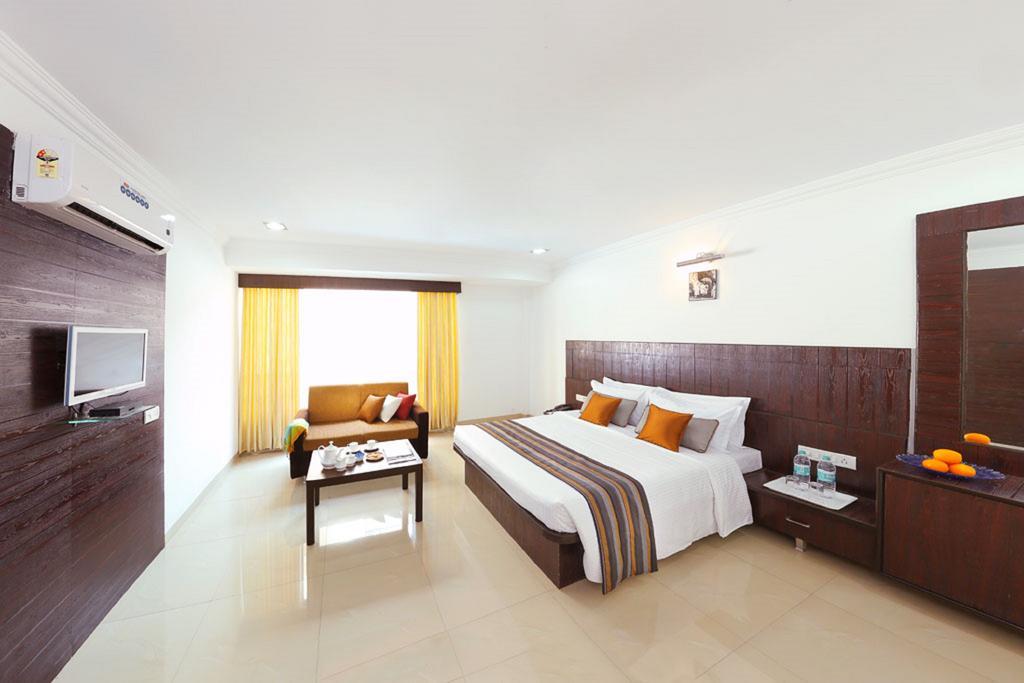 Hotel Shirdi Sai Wada Buitenkant foto